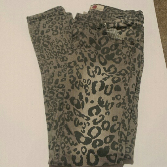 Cheetah Print Skinny Jeans - Picture 1 of 1