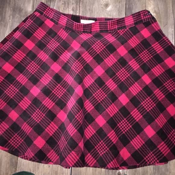 Forever 21 Dresses & Skirts - Corduroy plaid black and red high waisted skirt