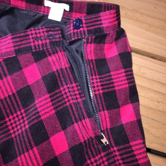 Corduroy plaid black and red high waisted skirt - Picture 3 of 3