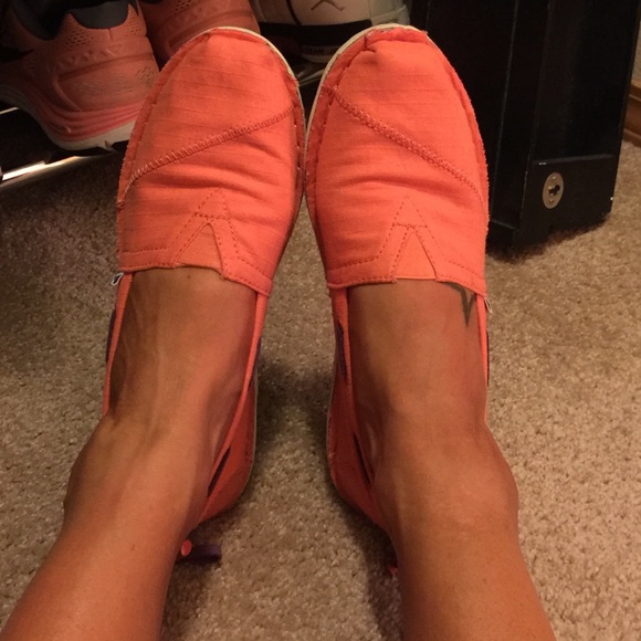 Toms Shoes