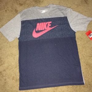 Men's Nike shirt