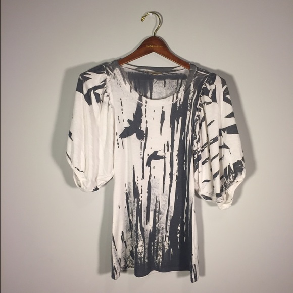 A unique mid sleeve top.
