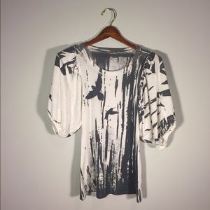 A unique mid sleeve top.