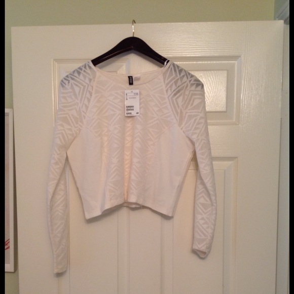 H&M White long sleeve Aztec pattern crop top