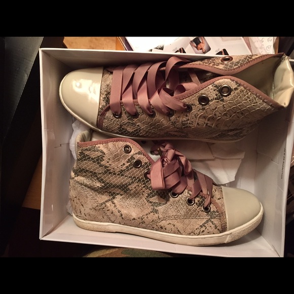 Steve Madden Ramsden Blush Mult Size 10