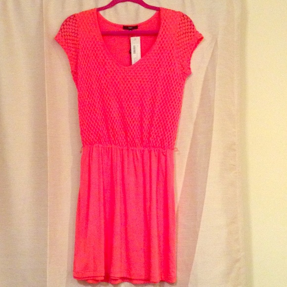 Tart coral knee-length dress