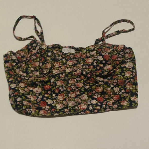 Delias Crop Top - Picture 1 of 1