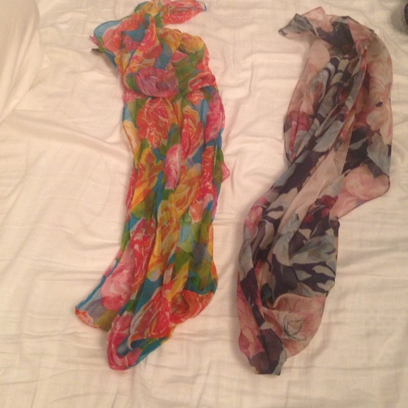 2 flower scarfes