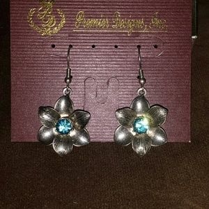 Premier Designs Fish hook earrings