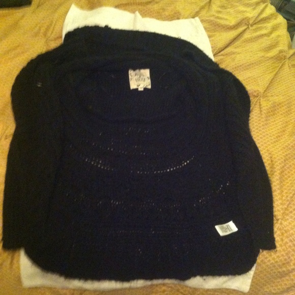 Peace and Love pancho/sweater medium. - Picture 3 of 4