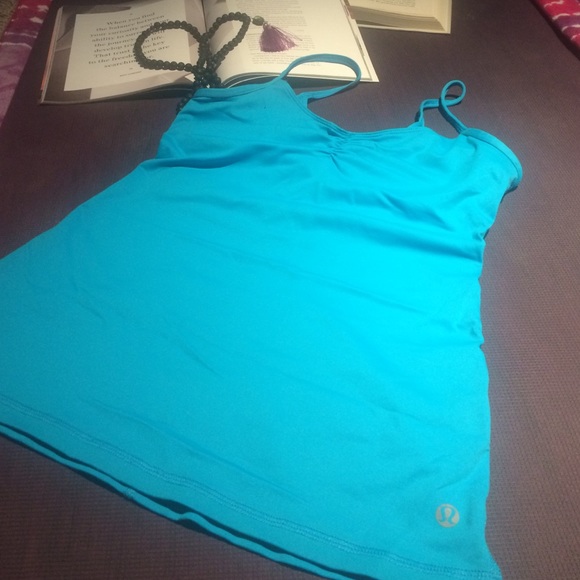 Lululemon Spaghetti Strap w Light support