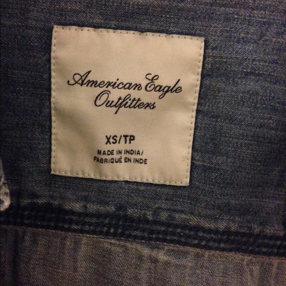 Denim American Eagle button down - Picture 3 of 3