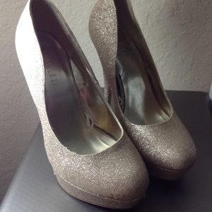Forever 21 - Gold glitter heels