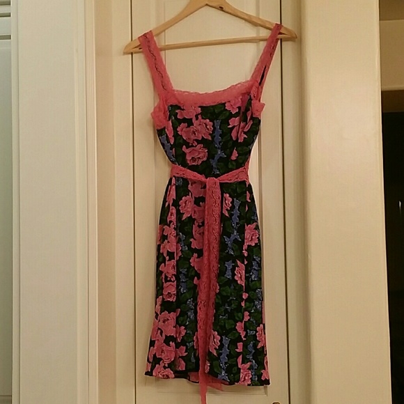 Dress - Picture 2 of 3