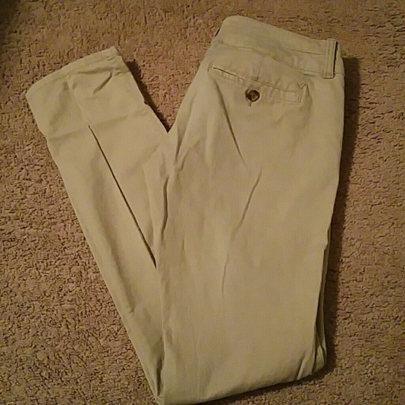 *light tan khakis. - Picture 2 of 4