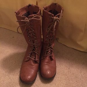 Combat boots