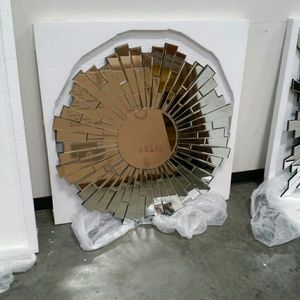 Wall mirror