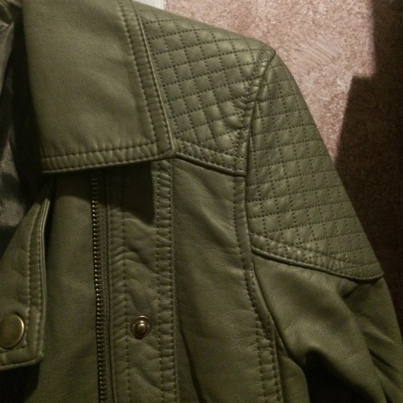 Forever21 Grey faux leather jacket size S/P - Picture 3 of 4