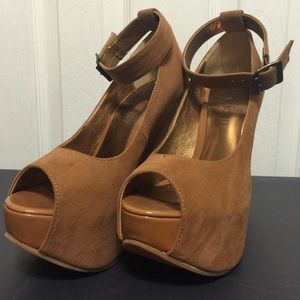 Sueded strap wedges