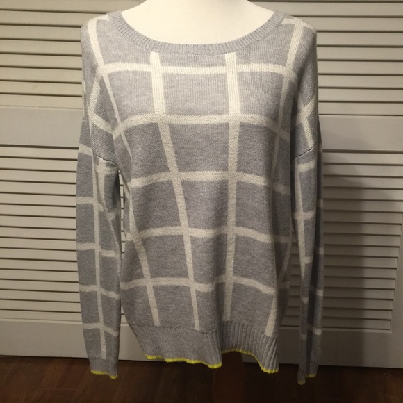 jcpenney Sweaters - Oversized grey sweater with yellow contrast
