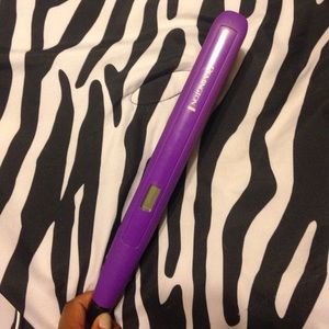 Remington flat iron. Perfect condition.