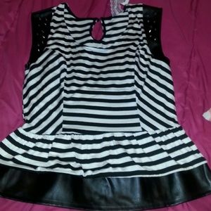 Stripe top with studs