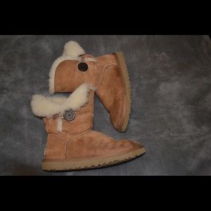 UGG Australia Bailey Button Boot Chestnut