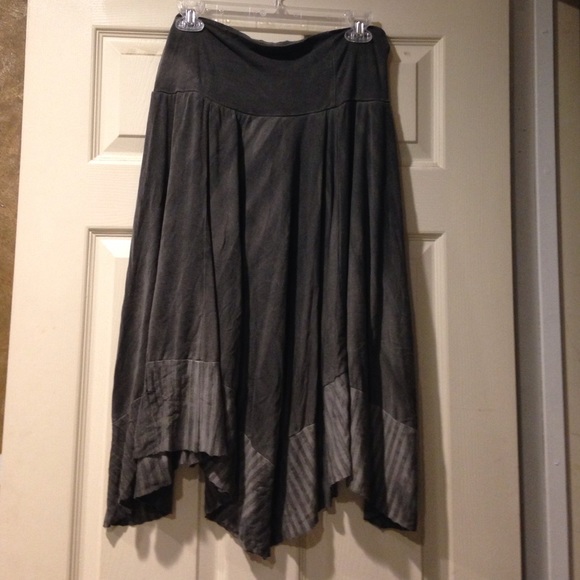 Jersey knit high low skirt on the sides