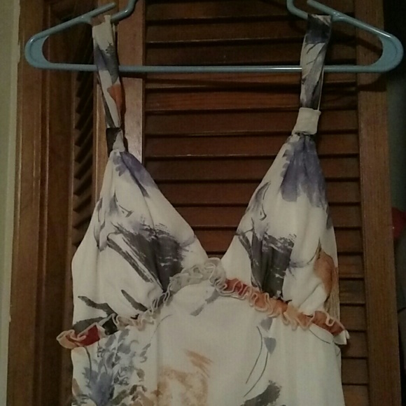 BCBG floral maxi w ruffle details - Picture 2 of 4