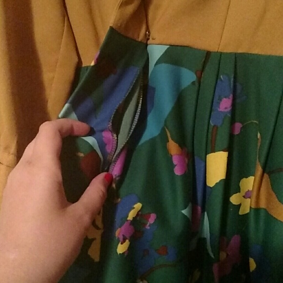 Unique vintage dress - Picture 3 of 4