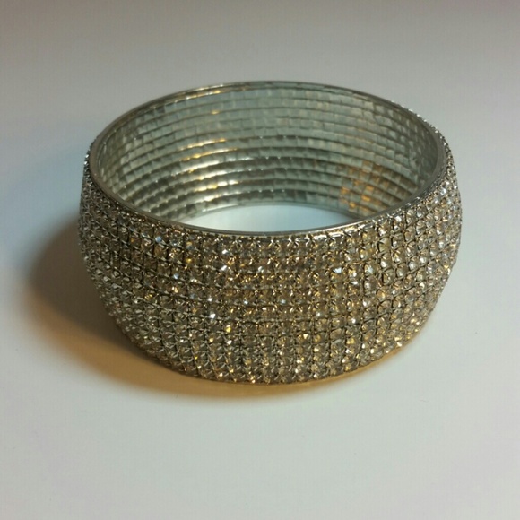 Forearm Cubic Zirconia braclet/bangle - Picture 2 of 3