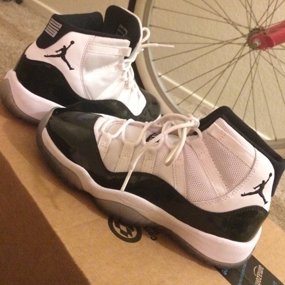 Jordan Retro 11's Concords (youth)