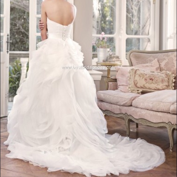 wedding dress/ gown in white - Picture 2 of 3