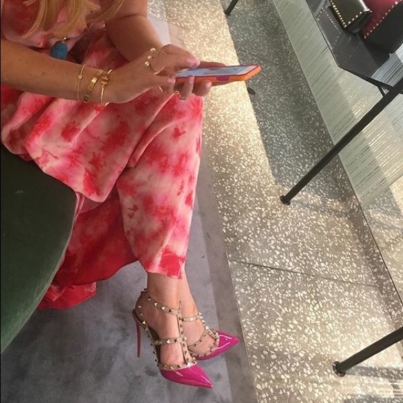 Hello Gorgeous! - Picture 2 of 4