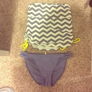 Gray Chevron with lime green bows on the side