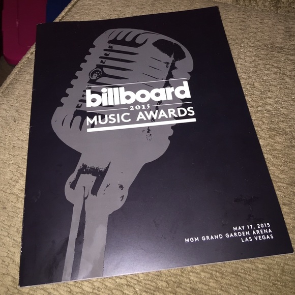 Authentic Billboard music award program (Mint)
