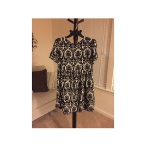 Forever 21: Love 21 Black & White patterned dress