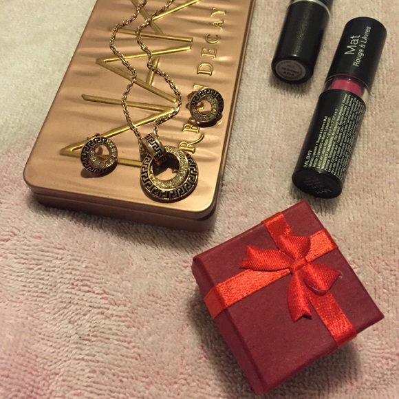 Cute Jewelry Set - Picture 3 of 4