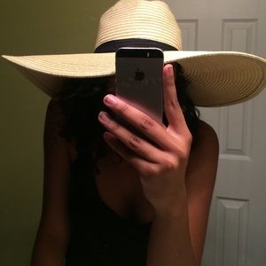 floppy beach hat