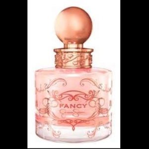 Jessica Simpson Fancy perfume