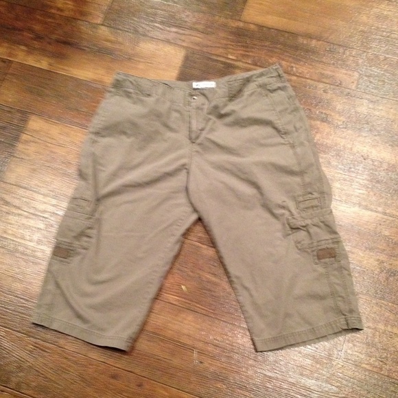 Women's Columbia long shorts/capris