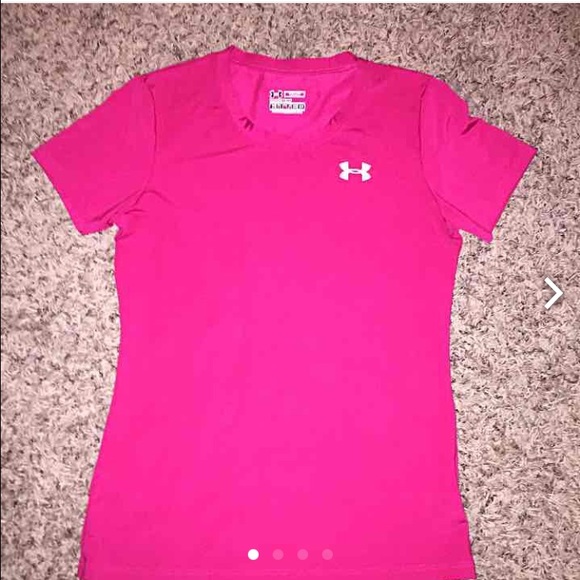 UNDER ARMOUR fitted pink shirt