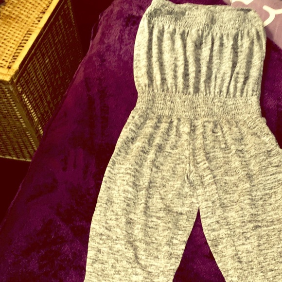 Other - Grey strapless romper