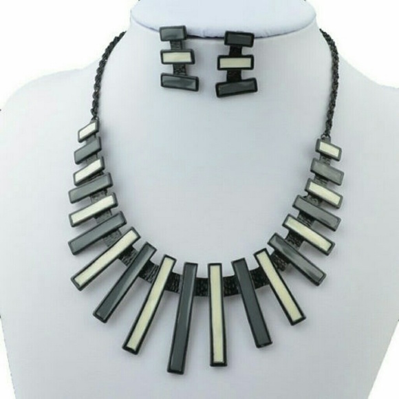 Grey statement set