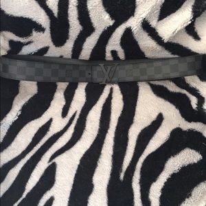 Mr.LV ❌❌RESERVED!!!❌❌DO NOT BUY UNLESS POSHER