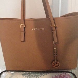 Michael Kors Jet set tote in khaki