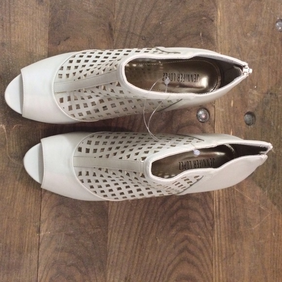 Jennifer Lopez heels! - Picture 2 of 4