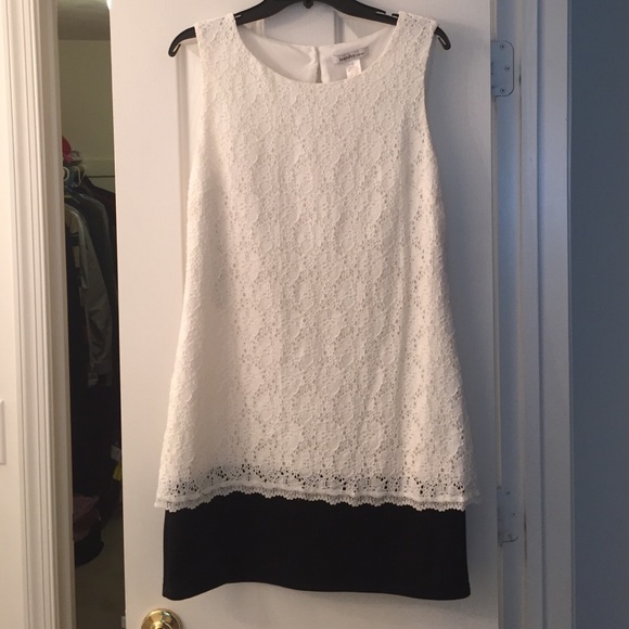 White laundry lace dress - Picture 3 of 3