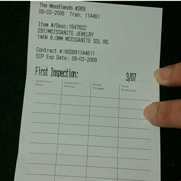 Beautiful 2 carat Moussanite engagement ring - Picture 2 of 4