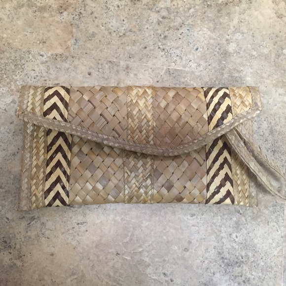 Handbags - Woven clutch